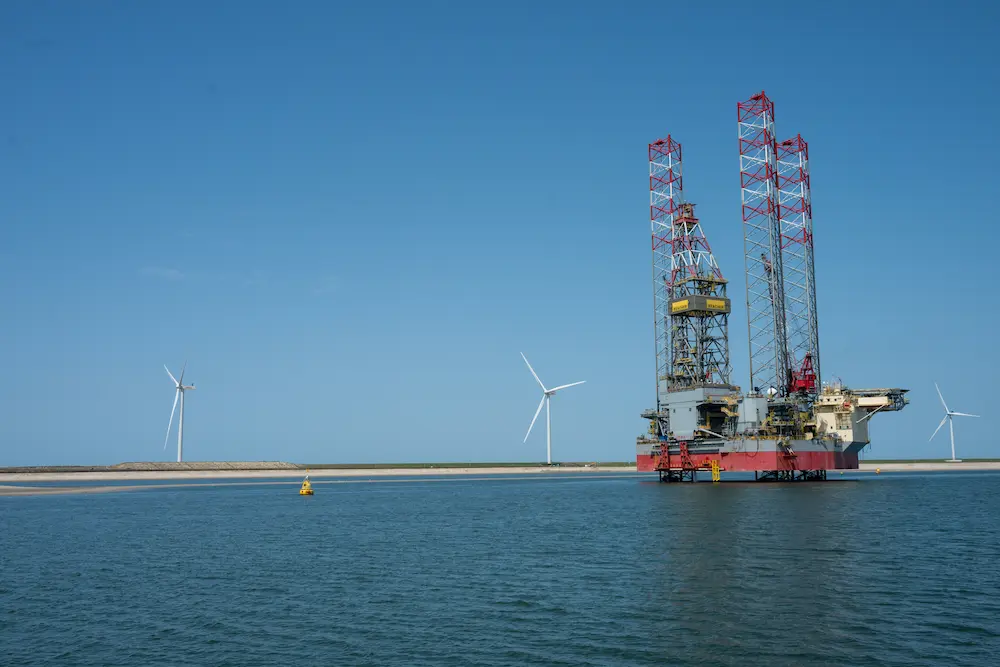 https://www.aquasealrubber.co.uk/wp-content/uploads/2026/08/uses-of-rubber-in-offshore-and-wind.webp